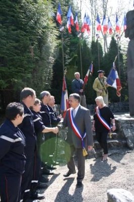 Christine JOY et Christian HARDOUIN remercient les pompiers des Adrets