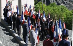 Dario Giraldo vient de procéder à l'appel des noms